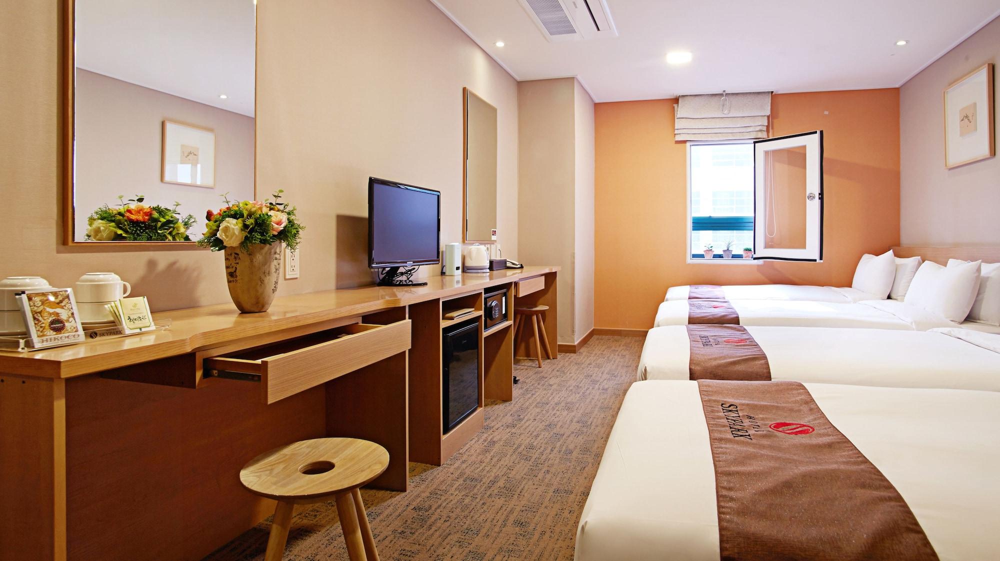 Hotel Skypark Myeongdong 3 Сеул Экстерьер фото